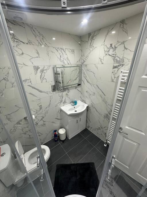2 Bedroom House,Brownhillrd Se6 Λονδίνο Εξωτερικό φωτογραφία
