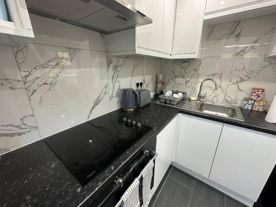 2 Bedroom House,Brownhillrd Se6 Λονδίνο Εξωτερικό φωτογραφία