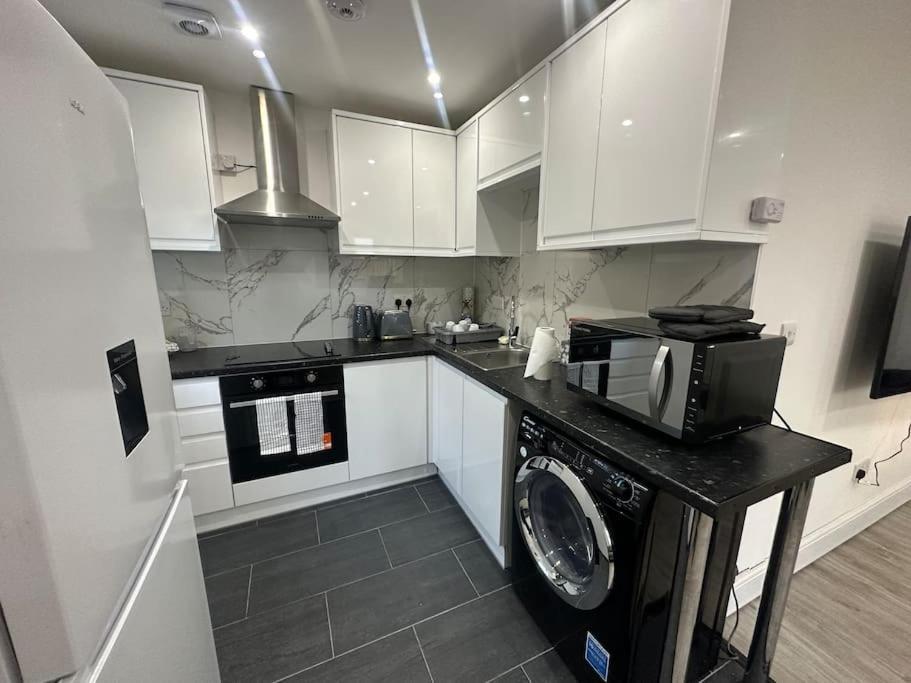 2 Bedroom House,Brownhillrd Se6 Λονδίνο Εξωτερικό φωτογραφία