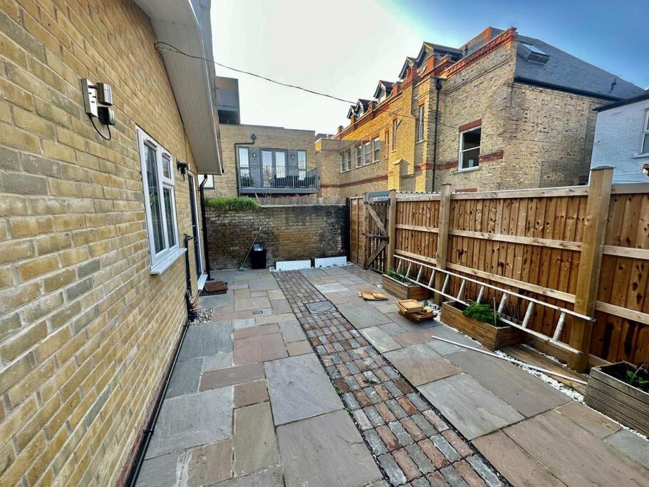 2 Bedroom House,Brownhillrd Se6 Λονδίνο Εξωτερικό φωτογραφία